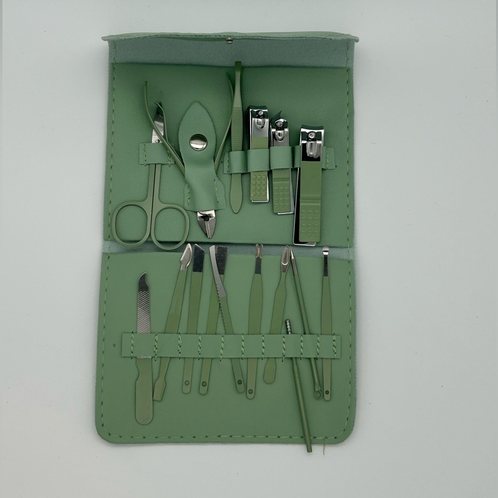 Green Grooming Kit